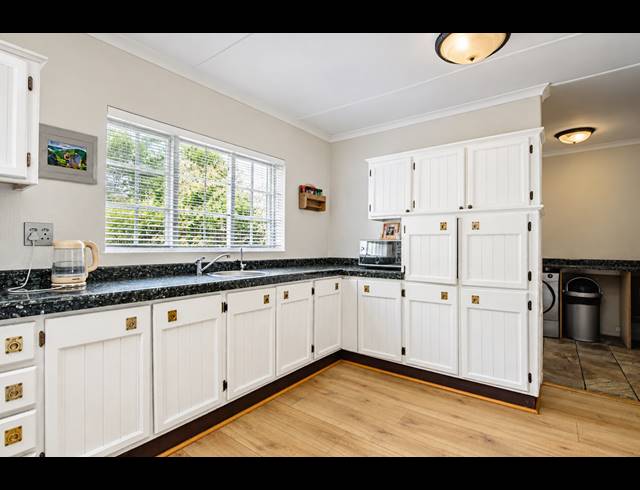 3 BEDROOM FREEHOLD FOR SALE IN FAERIE GLEN
